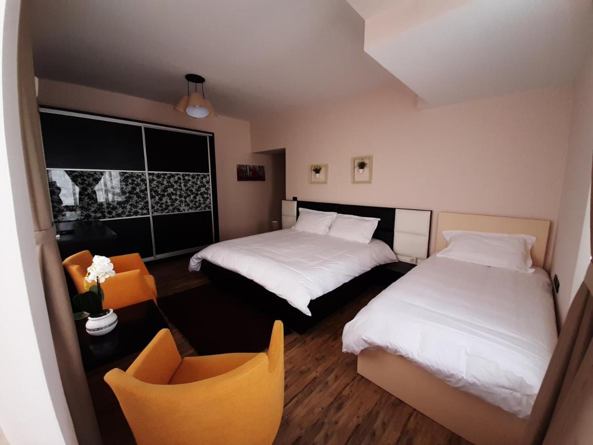 Royal Vila Hotel Тирана Экстерьер фото